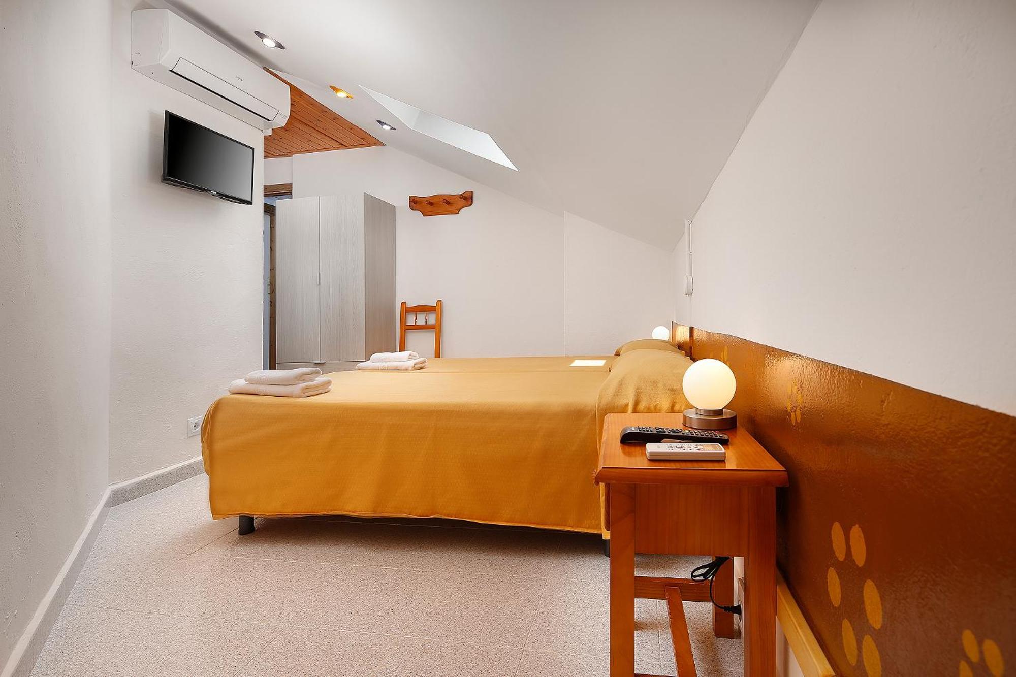 Albergue Sierra De Arbe Naval 외부 사진